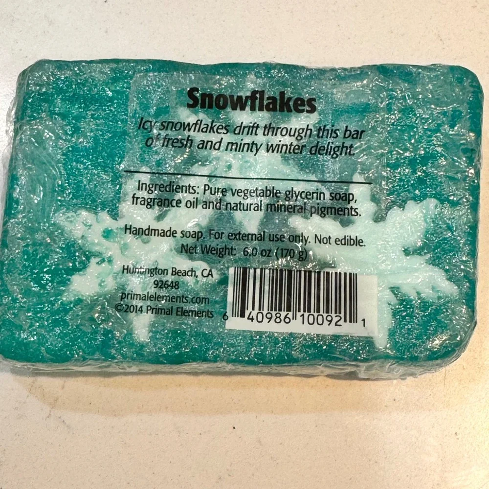 New Primal Elements Snowflakes Handmade Glycerin Soap Bar 6 oz Winter Mint Scent